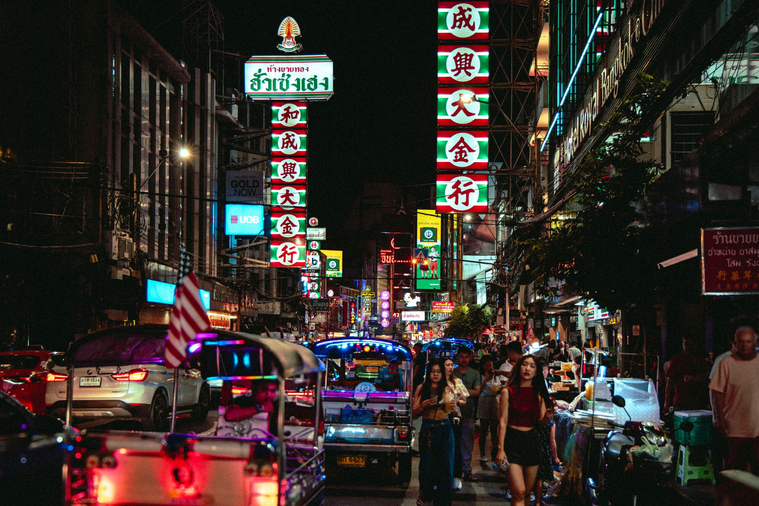 Bangkok Chinatown Yaowarat street food and travel area