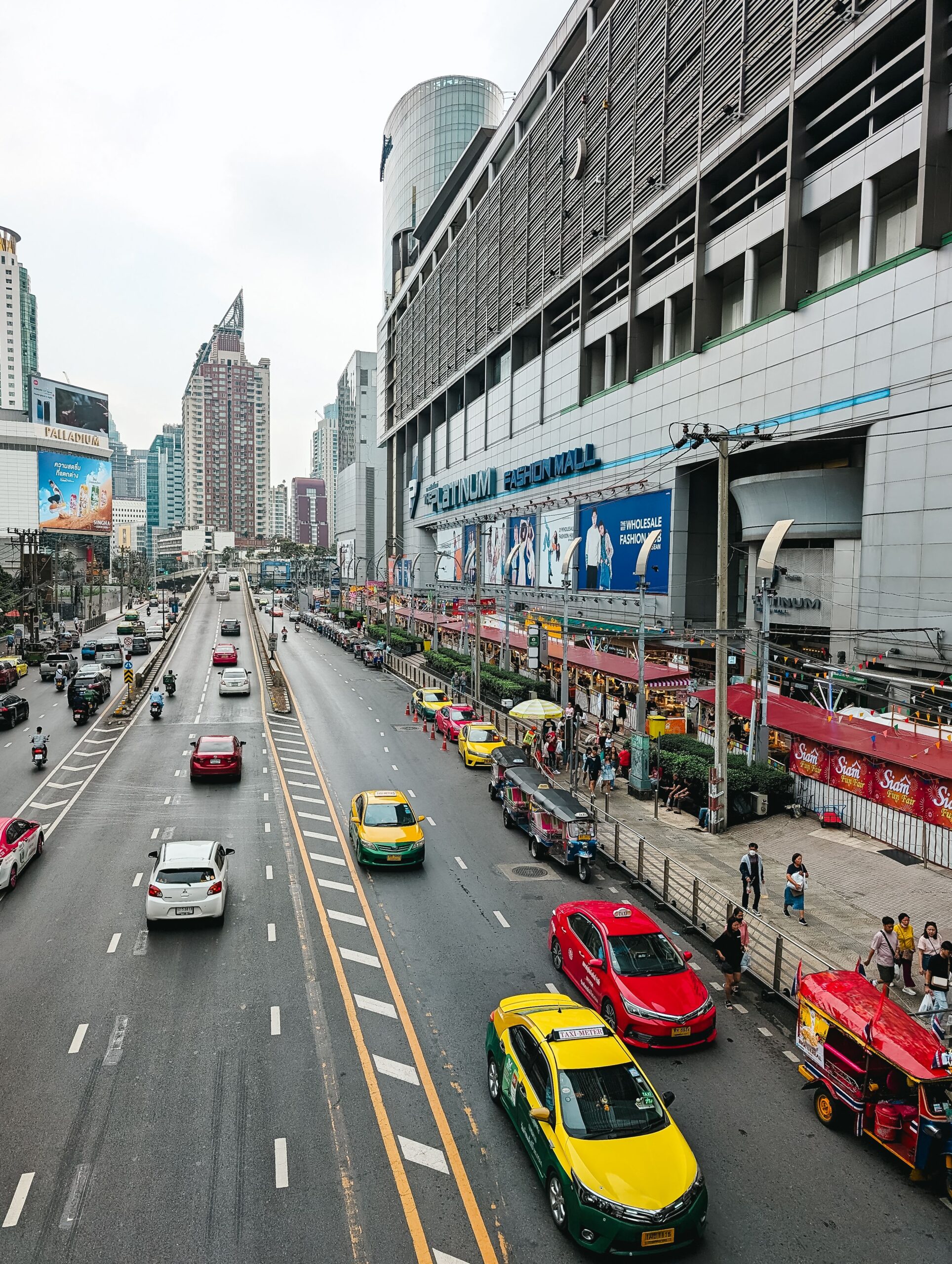 Bangkok travel season and city attractions